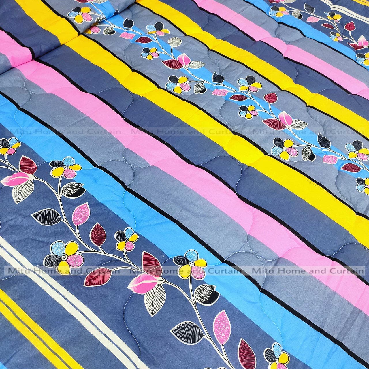 King Size Exclusive Cotton Fabric Winter Comforter with European Cube Design, 84*90 in / 7*7.5 ft (Blue Flower Art)