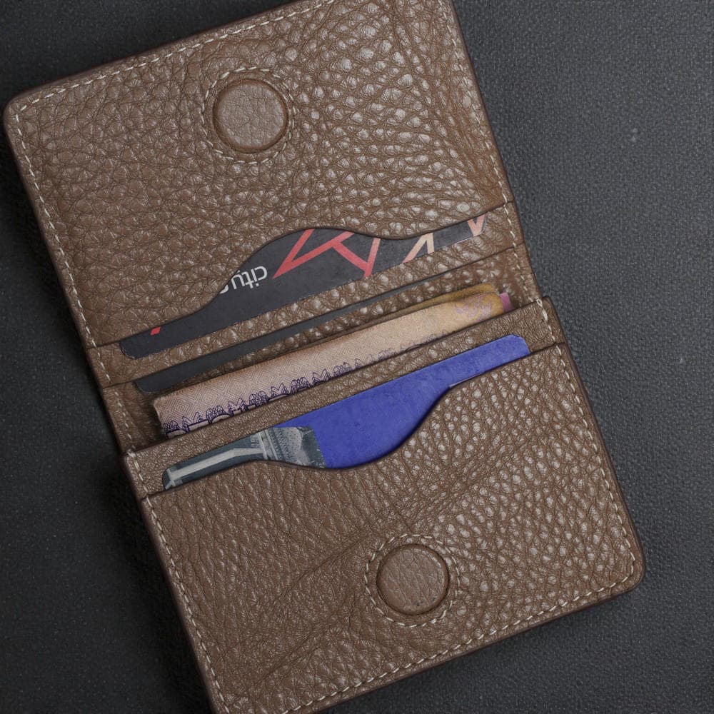 Zays Premium Leather Magnetic Card Holder - Slim and Eco-Friendly Mini Wallet for Unisex - Handmade Secure Compact and Stylish Design (ZCW117-Dark Cream)