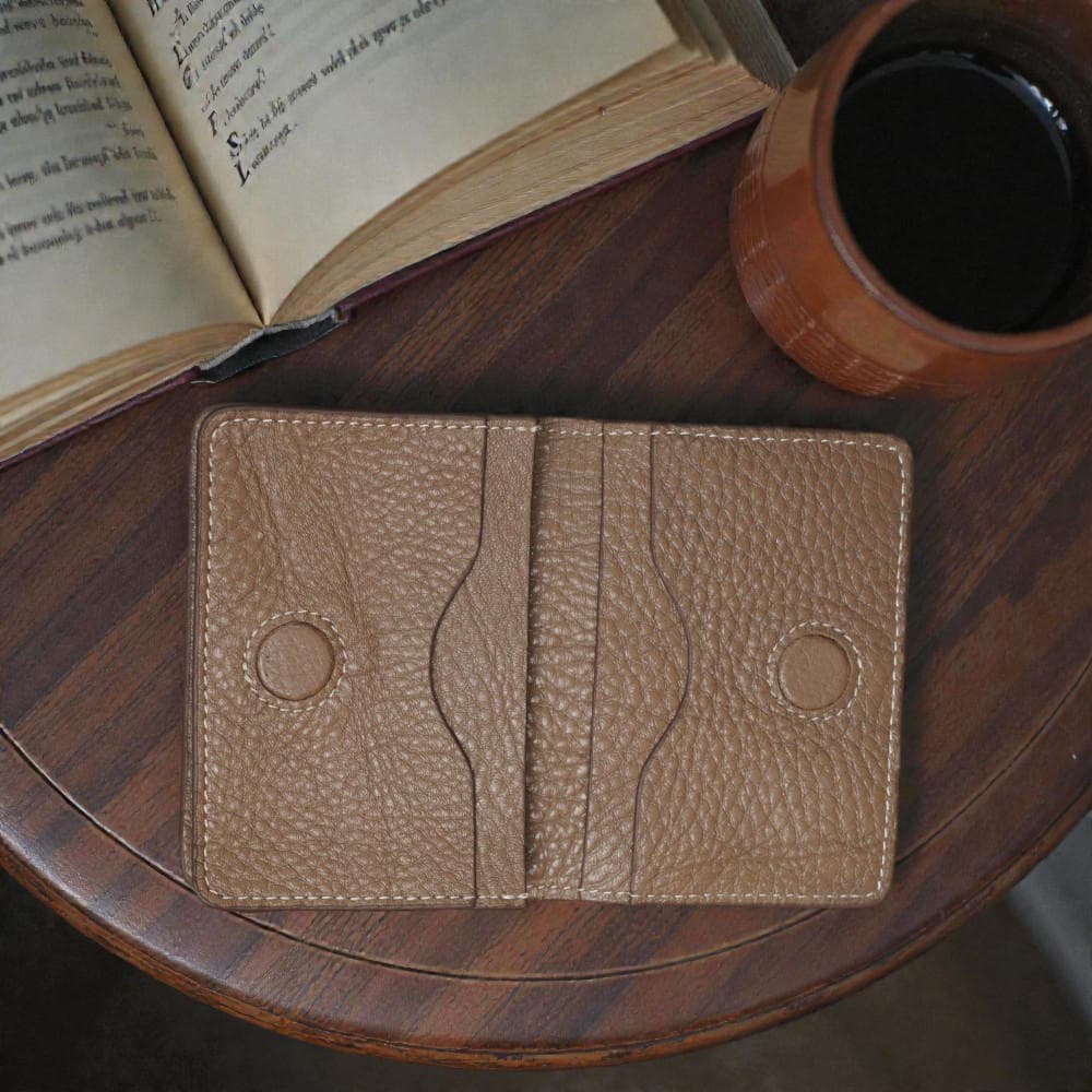 Zays Premium Leather Magnetic Card Holder - Slim and Eco-Friendly Mini Wallet for Unisex - Handmade Secure Compact and Stylish Design (ZCW117-Dark Cream)